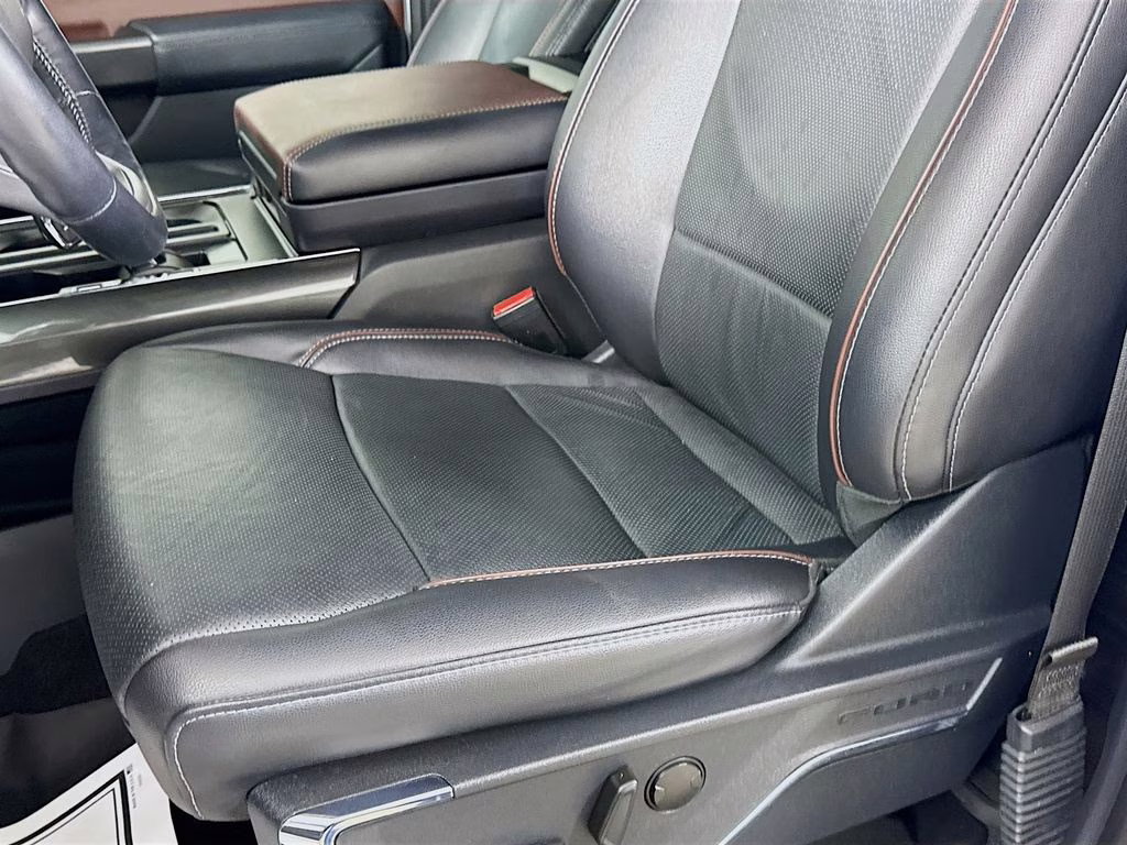 2022 Oxford White Ford F-150 Lariat 4X4 Truck