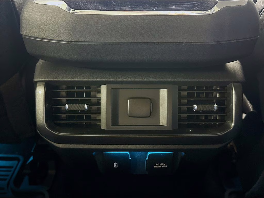 2022 Oxford White Ford F-150 Lariat 4X4 Truck