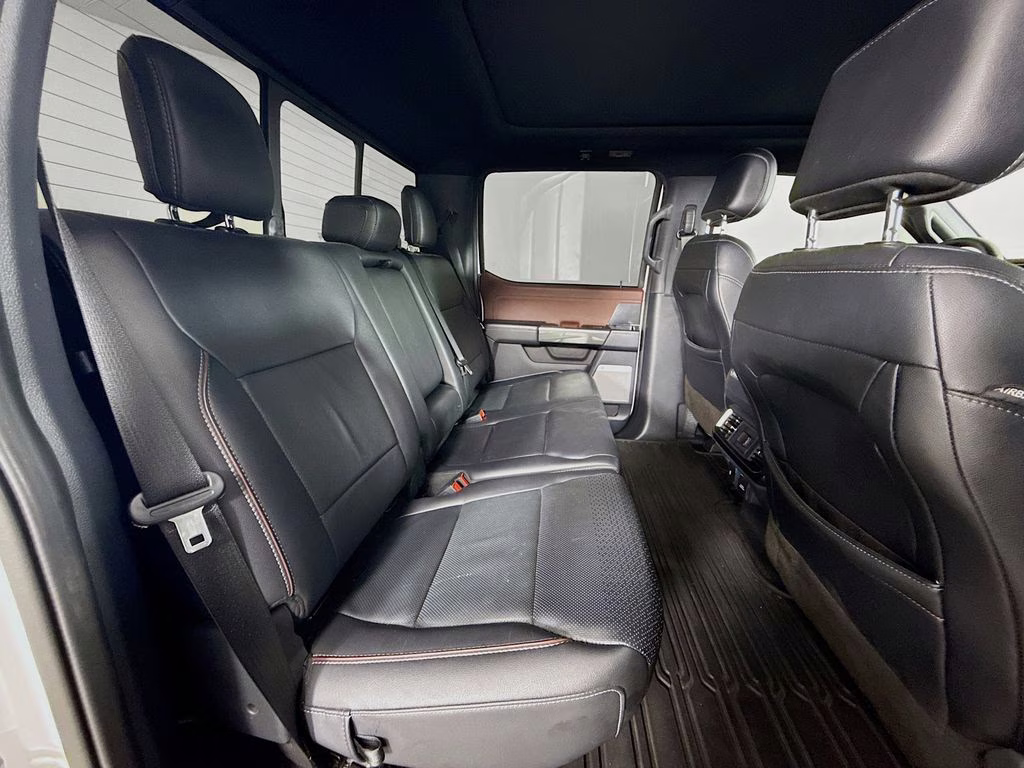 2022 Oxford White Ford F-150 Lariat 4X4 Truck