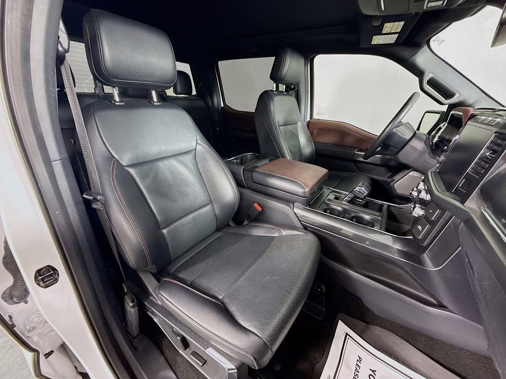 2022 Oxford White Ford F-150 Lariat 4X4 Truck