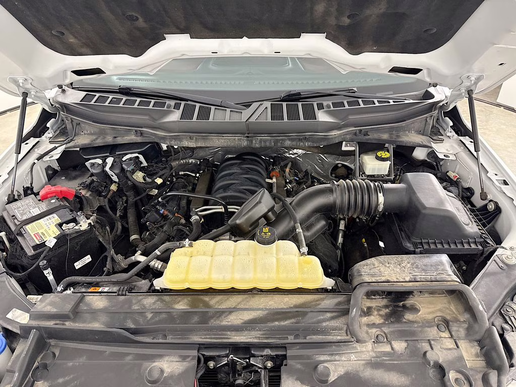 2022 Oxford White Ford F-150 Lariat 4X4 Truck