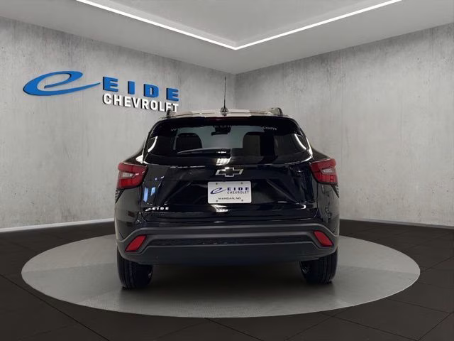 2026 Black Metallic Chevrolet Trax LT FWD SUV
