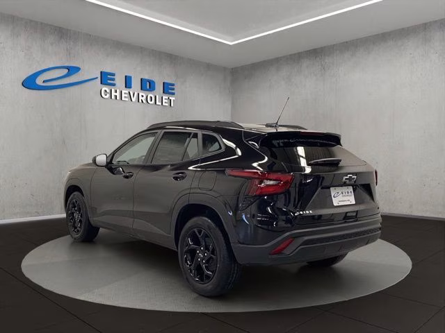 2026 Black Metallic Chevrolet Trax LT FWD SUV