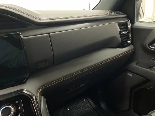 2023 Summit White GMC Sierra 1500 AT4 4X4 Truck