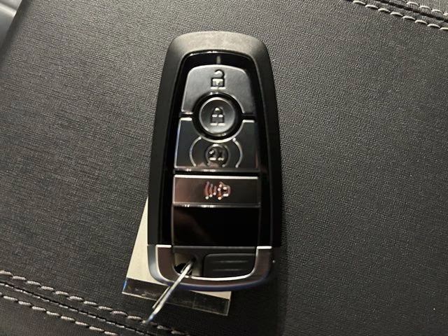 2026 Avalanche Gray Ford Bronco Outer Banks 4X4 SUV