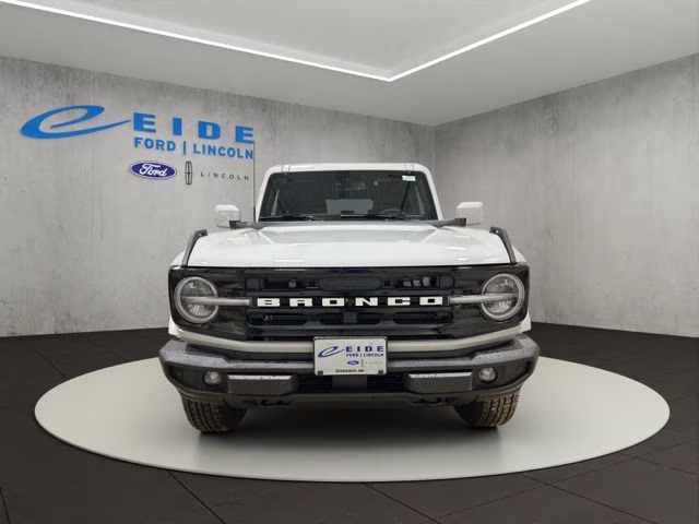 2026 Avalanche Gray Ford Bronco Outer Banks 4X4 SUV