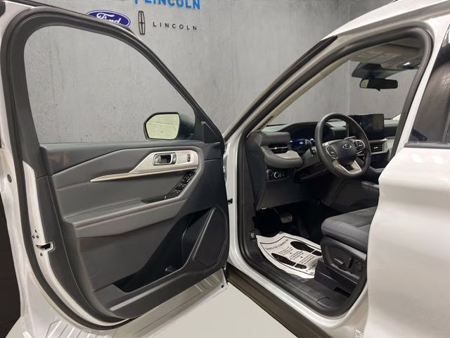 2026 Space White Metallic Ford Explorer Active 4X4 SUV