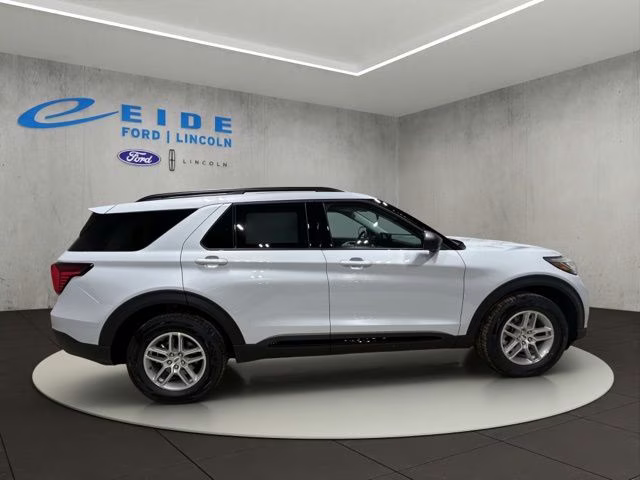 2026 Space White Metallic Ford Explorer Active 4X4 SUV