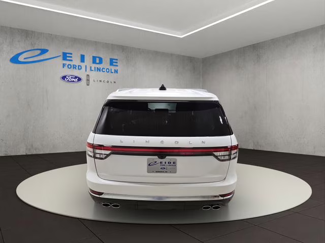 2026 Pristine White Metallic Tri-Coat Lincoln Aviator Premiere AWD SUV