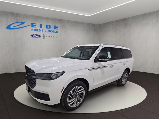 2026 Pristine White Metallic Tri-Coat Lincoln Navigator Reserve 4X4 SUV