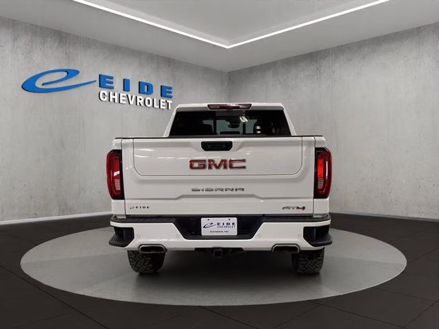 2023 Summit White GMC Sierra 1500 AT4 4X4 Truck