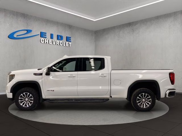 2023 Summit White GMC Sierra 1500 AT4 4X4 Truck