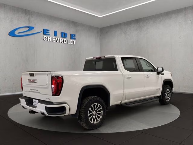 2023 Summit White GMC Sierra 1500 AT4 4X4 Truck