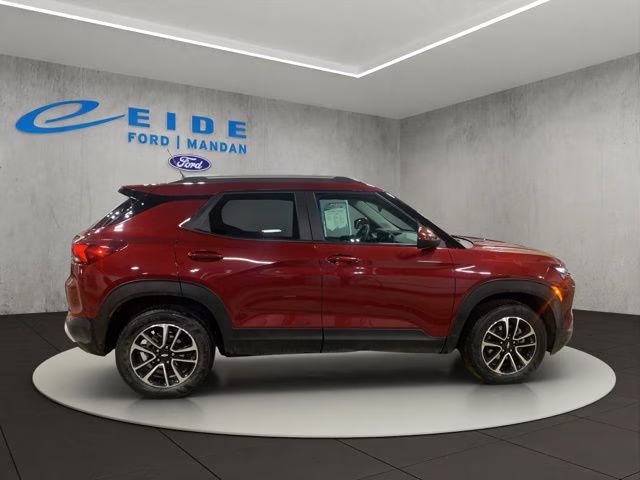2025 Crimson Metallic Chevrolet Trailblazer LT AWD SUV