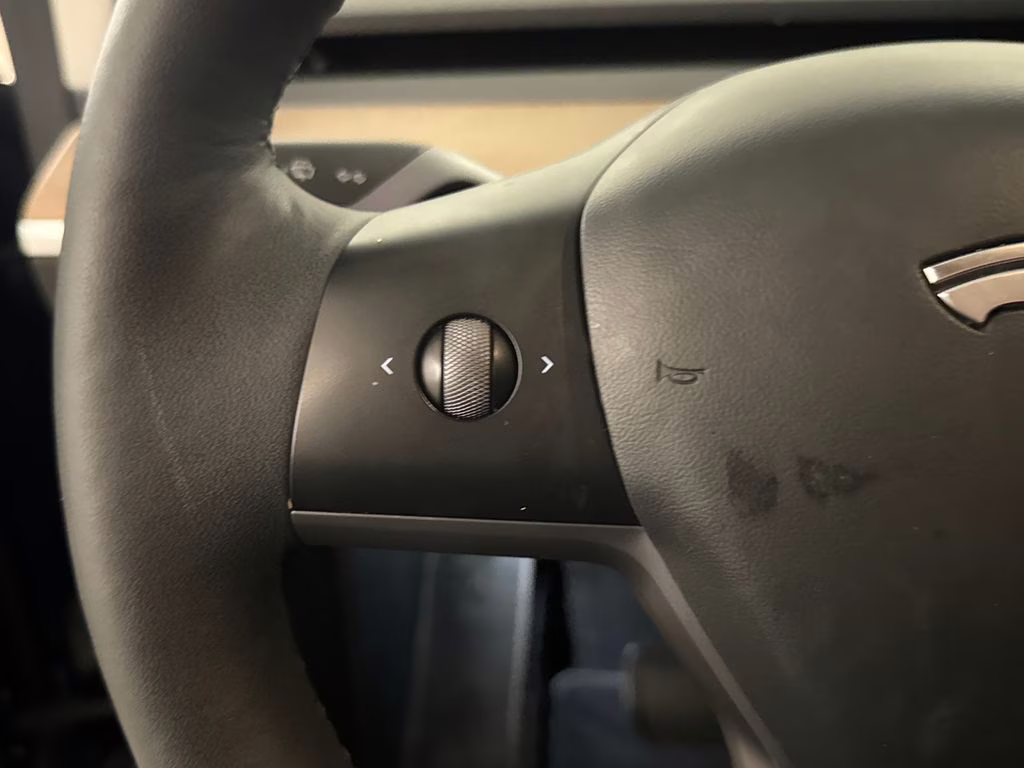 2022 Deep Blue Metallic Tesla Model Y Long Range AWD SUV