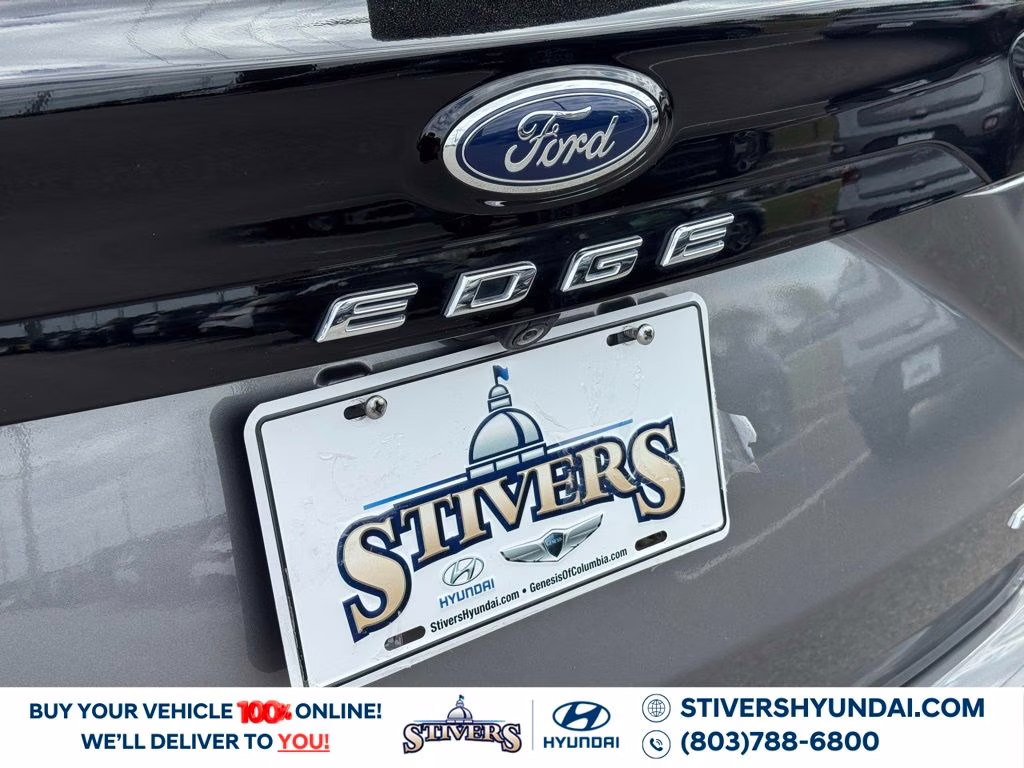 2024 Gray Metallic Ford Edge SE AWD SUV
