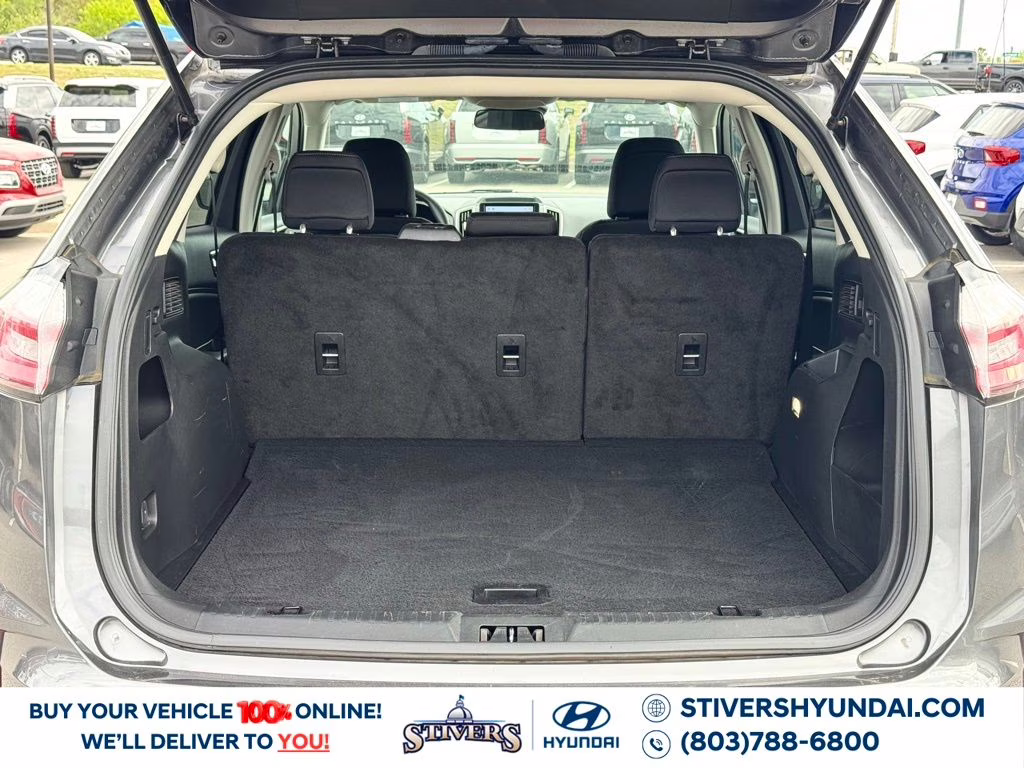 2024 Gray Metallic Ford Edge SE AWD SUV