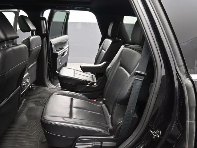 2021 Black Metallic Ford Expedition XLT 4X4 SUV