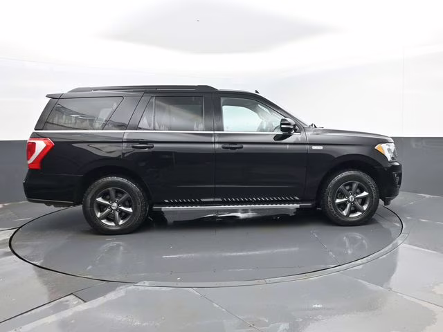 2021 Black Metallic Ford Expedition XLT 4X4 SUV