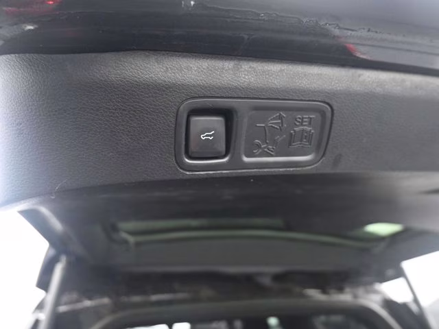 2021 Black Metallic Ford Expedition XLT 4X4 SUV