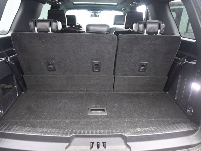 2021 Black Metallic Ford Expedition XLT 4X4 SUV