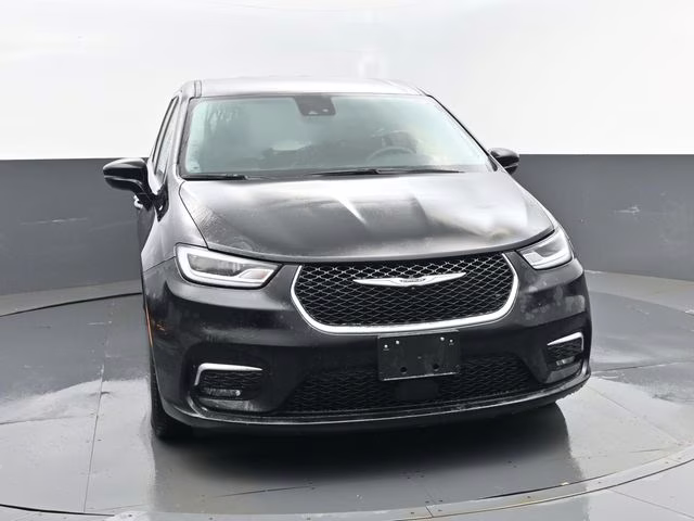 2024 Diamond Black Crystal Pearlcoat Chrysler Pacifica Touring L FWD Van