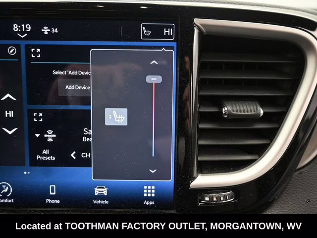 2023 Granite Crystal Metallic Clearcoat Chrysler Pacifica Touring L FWD Van