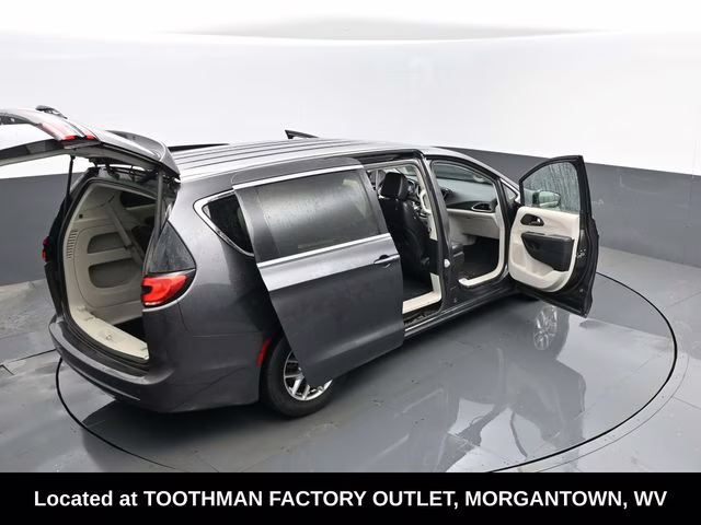 2023 Granite Crystal Metallic Clearcoat Chrysler Pacifica Touring L FWD Van