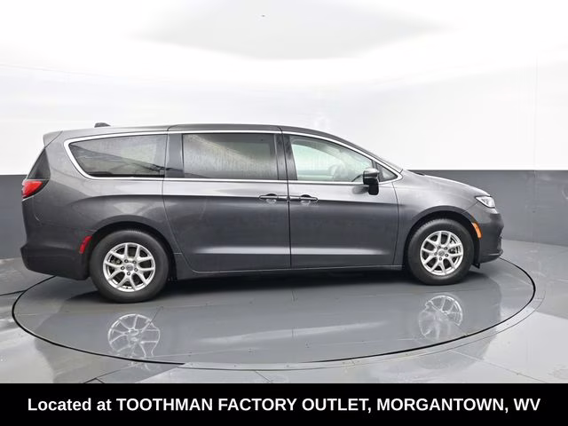 2023 Granite Crystal Metallic Clearcoat Chrysler Pacifica Touring L FWD Van