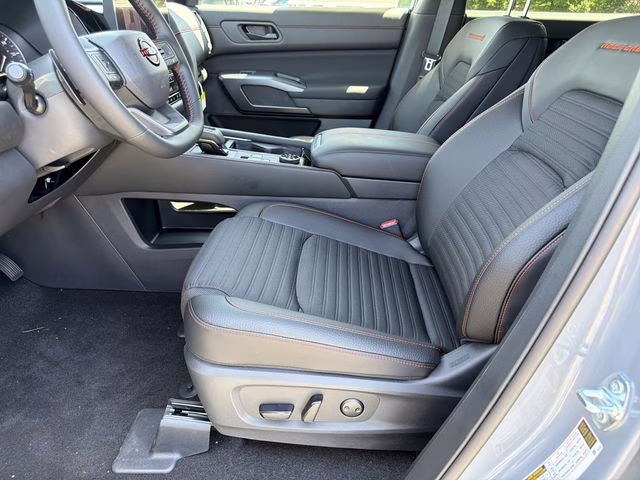 2026 Boulder Gray/Super Black Nissan Pathfinder Rock Creek 4X4 SUV