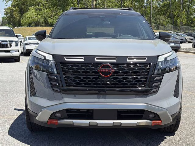 2026 Boulder Gray/Super Black Nissan Pathfinder Rock Creek 4X4 SUV