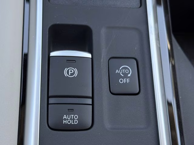 2026 Everest White Pearl Tricoat Nissan Pathfinder SL 4X4 SUV