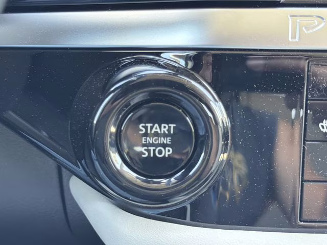 2026 Everest White Pearl Tricoat Nissan Pathfinder SL 4X4 SUV