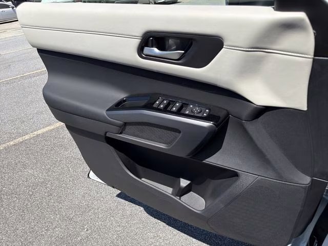 2026 Everest White Pearl Tricoat Nissan Pathfinder SL 4X4 SUV