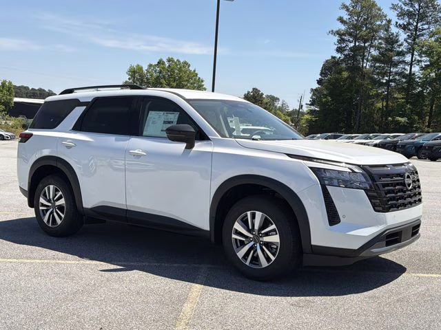 2026 Everest White Pearl Tricoat Nissan Pathfinder SL 4X4 SUV