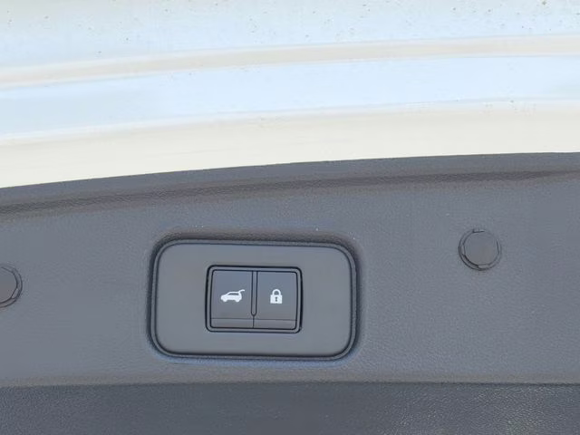 2026 Everest White Pearl Tricoat Nissan Pathfinder SL 4X4 SUV