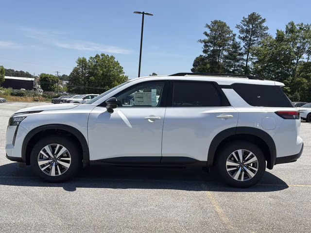 2026 Everest White Pearl Tricoat Nissan Pathfinder SL 4X4 SUV