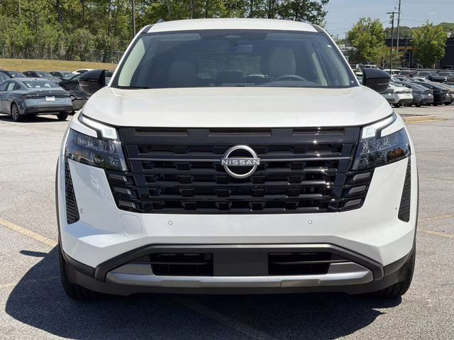 2026 Everest White Pearl Tricoat Nissan Pathfinder SL 4X4 SUV