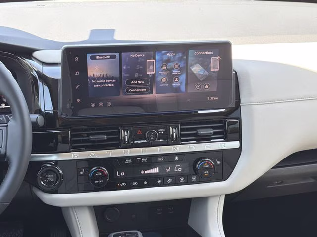 2026 Everest White Pearl Tricoat Nissan Pathfinder SL 4X4 SUV