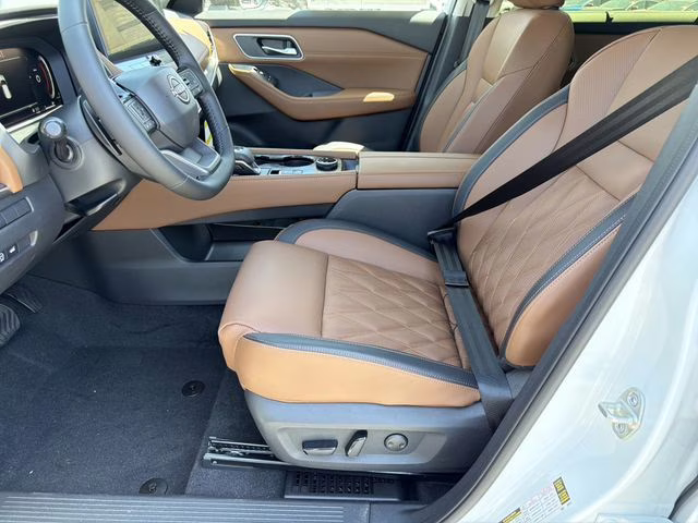 2026 Everest White Pearl Tricoat Nissan Rogue Platinum AWD SUV