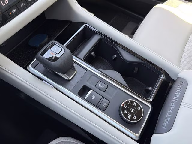 2026 Everest White Pearl Tricoat Nissan Pathfinder SL 4X4 SUV