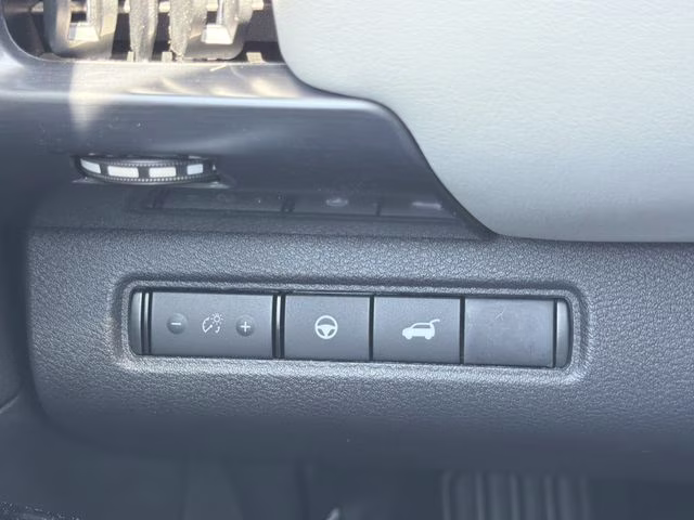 2026 Everest White Pearl Tricoat Nissan Pathfinder SL 4X4 SUV