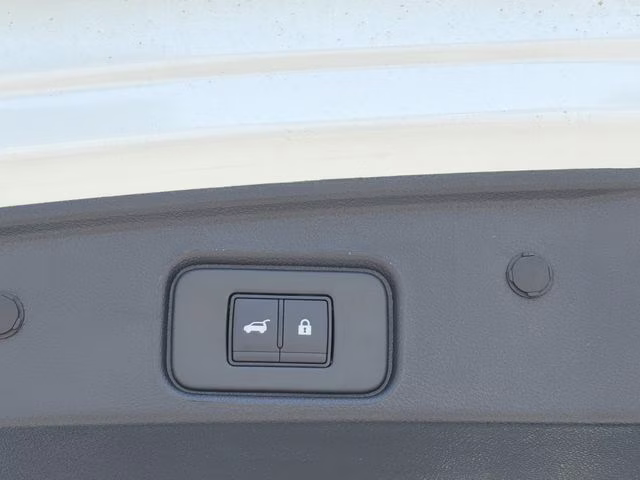 2026 Everest White Pearl Tricoat Nissan Pathfinder SL 4X4 SUV