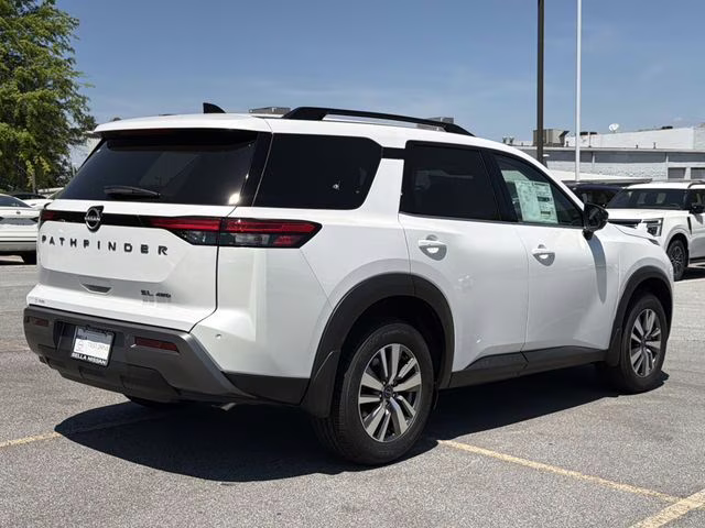 2026 Everest White Pearl Tricoat Nissan Pathfinder SL 4X4 SUV
