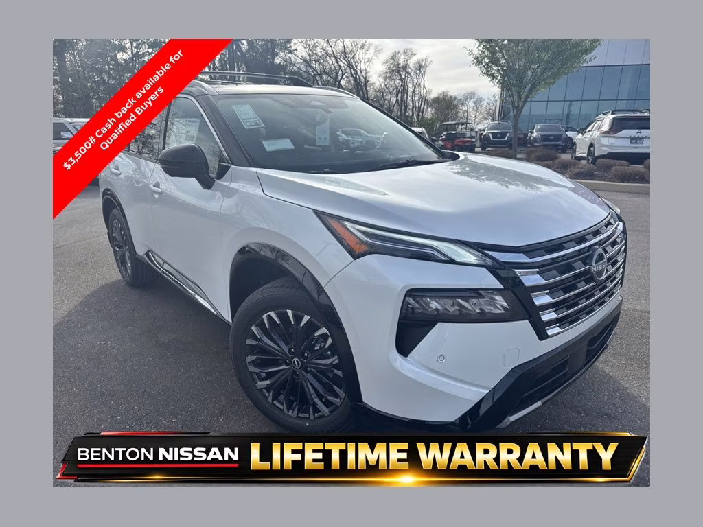 2026 Everest White Pearl/Super Black Nissan Rogue Platinum AWD SUV