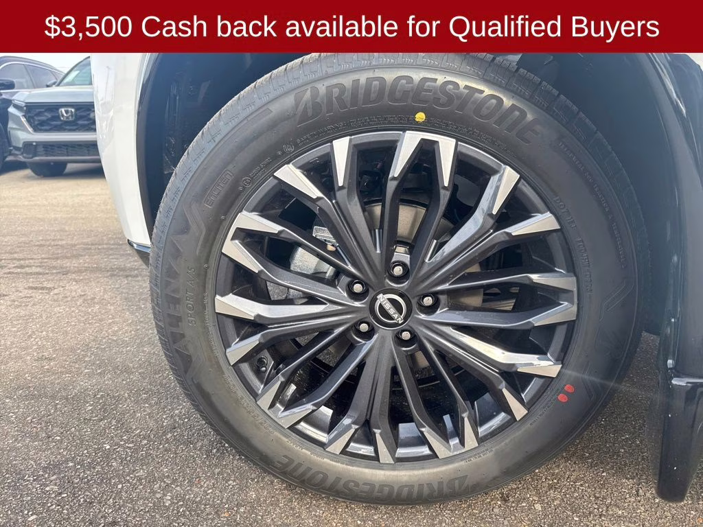 2026 Everest White Pearl/Super Black Nissan Rogue Platinum AWD SUV