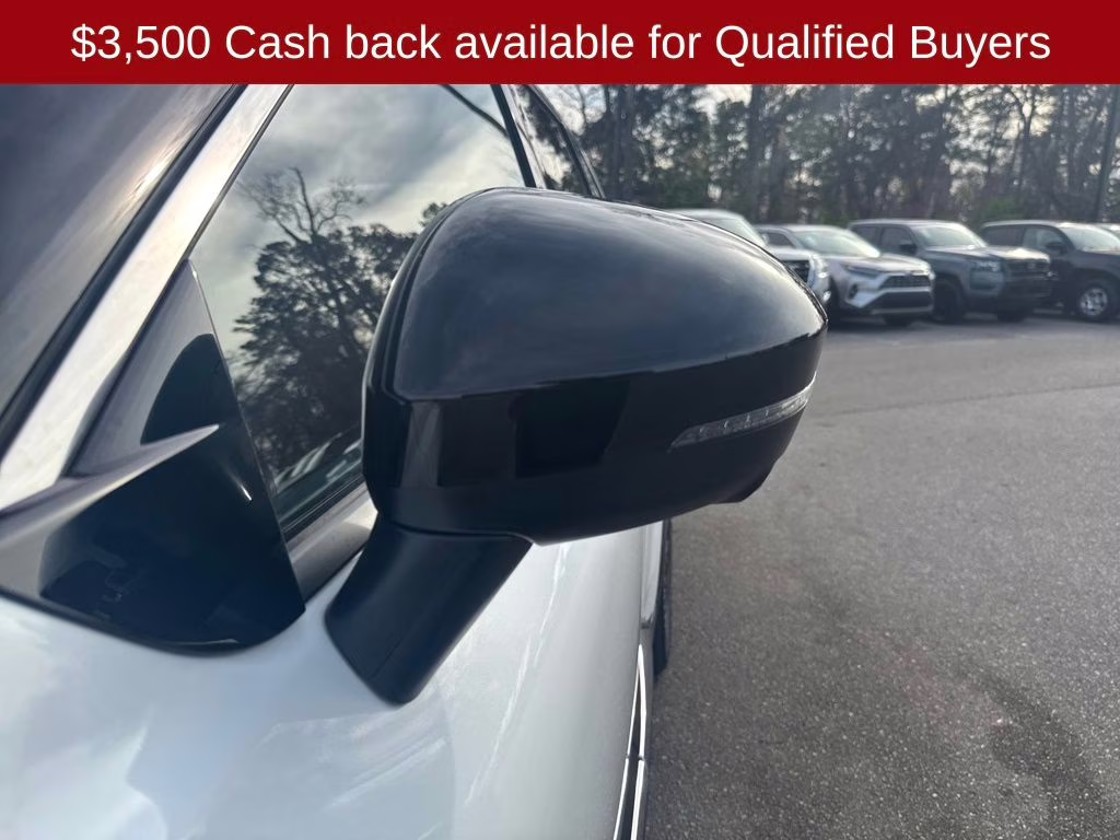 2026 Everest White Pearl/Super Black Nissan Rogue Platinum AWD SUV