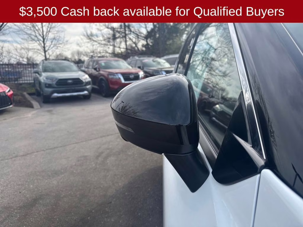 2026 Everest White Pearl/Super Black Nissan Rogue Platinum AWD SUV