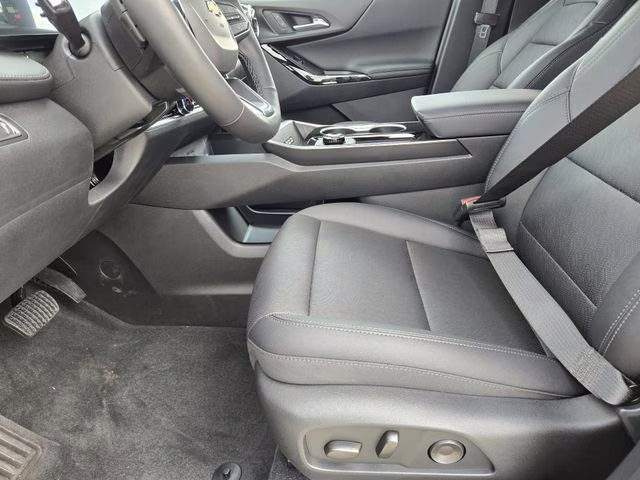 2026 Sterling Gray Metallic Chevrolet Equinox LT FWD SUV