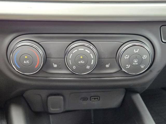 2026 Summit White Chevrolet Trax 1RS FWD SUV